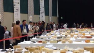 mesas quesos en el World Cheese Awards