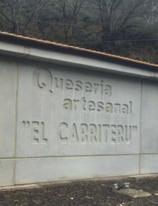 fachada quesería artesanal El Cabriteru Arenas de Cabrales