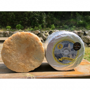 queso azul de leche cruda de oveja de El Cabriteru corteza natural