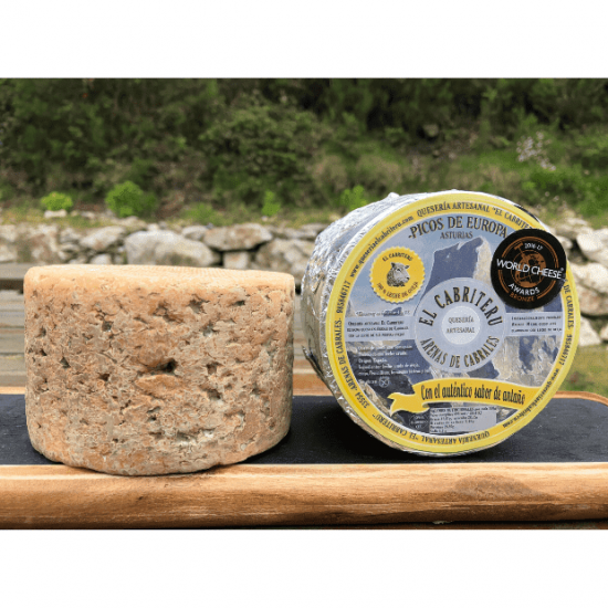 corteza natural del queso azul de El Cabriteru leche pura de oveja