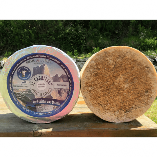corteza del queso azul de El Cabriteru pura leche cruda de cabra tamaño grande