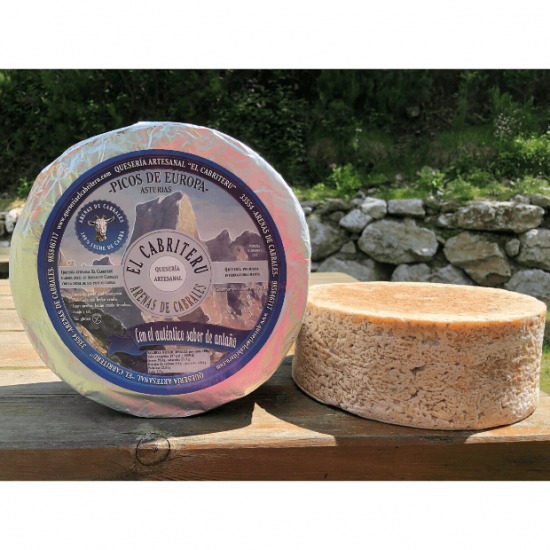corteza natural del queso azul de El Cabriteru pura leche cruda de cabra tamaño grande