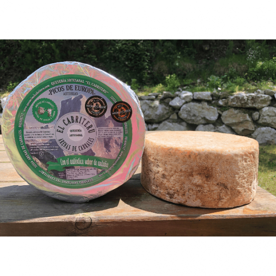 queso azul mezcla de leche de oveja y cabra de El Cabriteru corteza natural