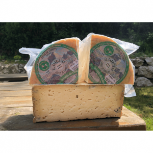 cuña del queso azul mezcla de leche de oveja y cabra de El Cabriteru